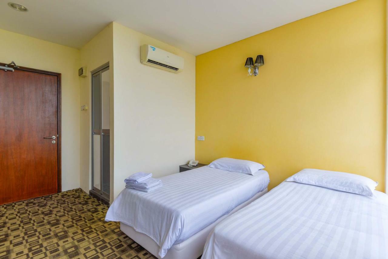 Fumah Hotel Shah Alam Exterior photo